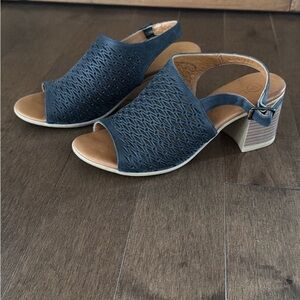 Elegant Navy Open-Toe Heeled Sandals